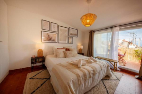 06M - Old Antibes beautiful duplex terrace with sea view